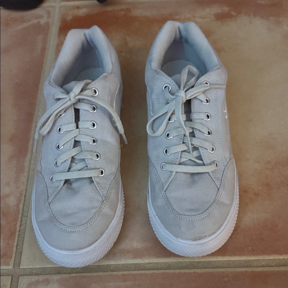 Men Gray Nike Sneakers